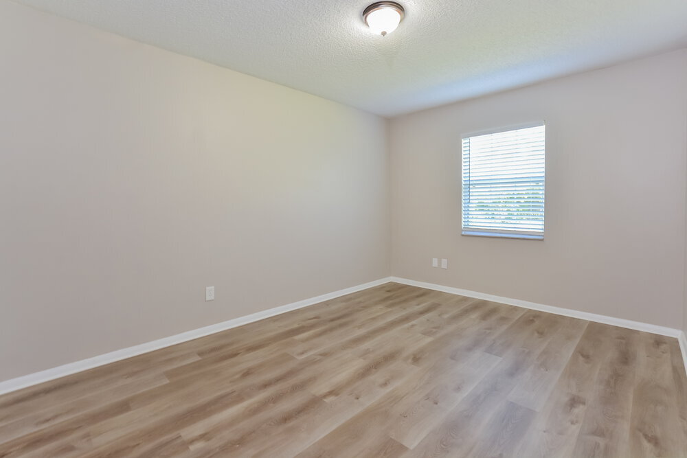 Building Photo - 10423 Cedarhurst Ave