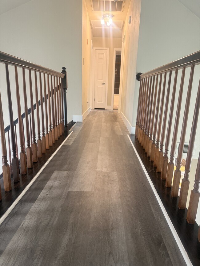 Building Photo - 1949 Arlington Arch Dr