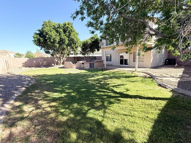 Building Photo - 10306 E Delta Ave