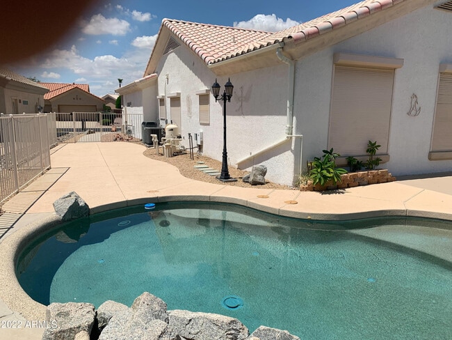 Building Photo - 15185 W Vía Manana