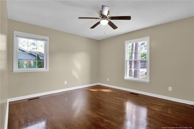 Building Photo - 511 Dandridge Dr