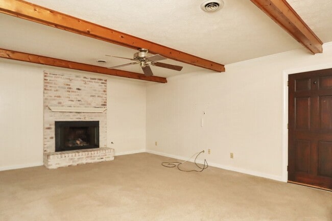 Building Photo - 227 Aspen Blvd