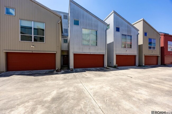 Building Photo - 1720 Nicholson Dr