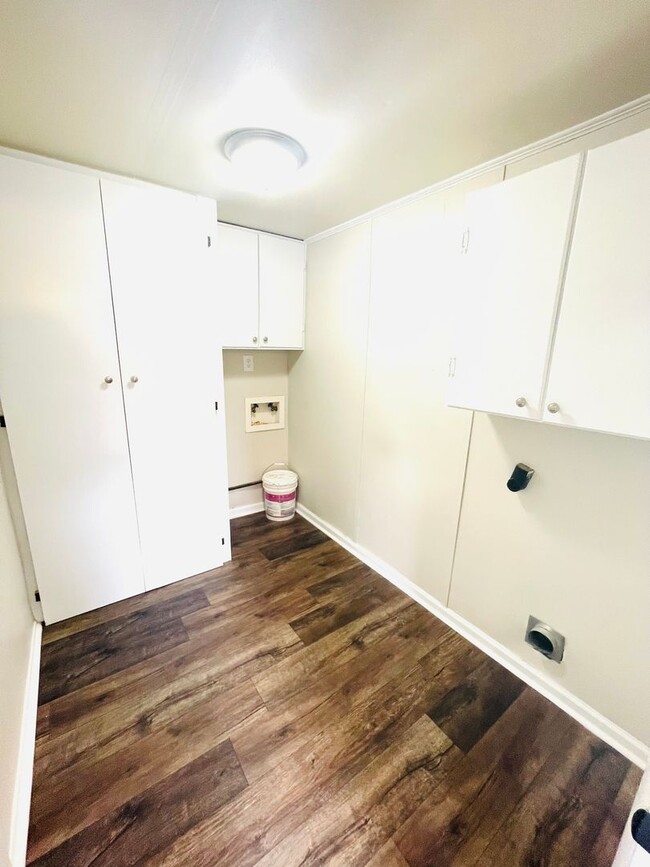 Building Photo - ** 4 Bed 2 Bath Located in Prattville ** C...