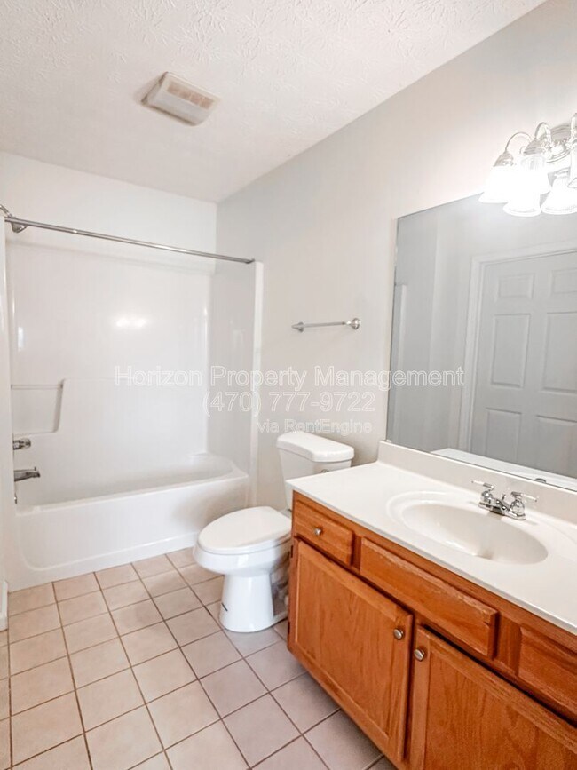 Building Photo - 3903 Hidden Hollow Dr