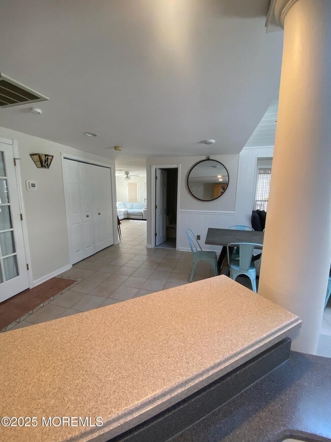 Building Photo - 106 Surf Dr