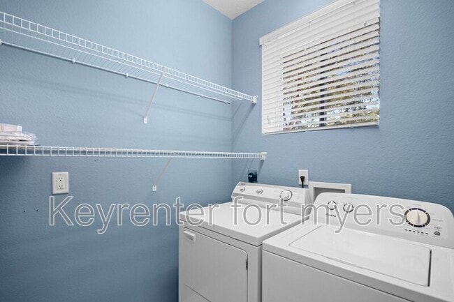 Building Photo - 3179 Antica St