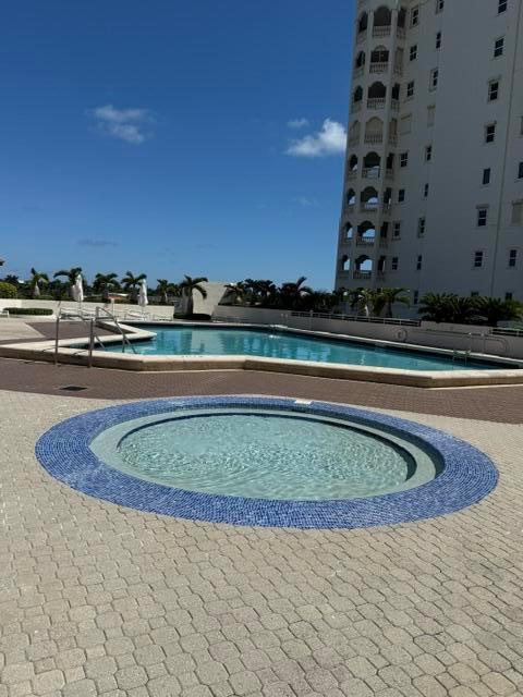 Building Photo - 20185 E Country Club Dr
