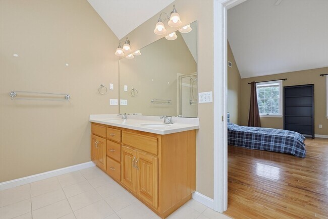 Building Photo - 6 Waterville Ln