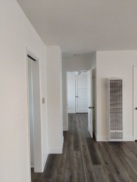 Building Photo - 6510 Brynhurst Ave