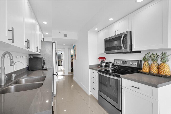 Building Photo - 1000 E Island Blvd