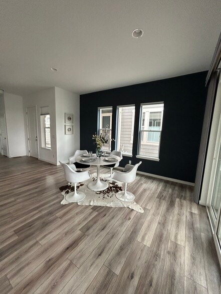 Building Photo - 17147 W 11th Ave