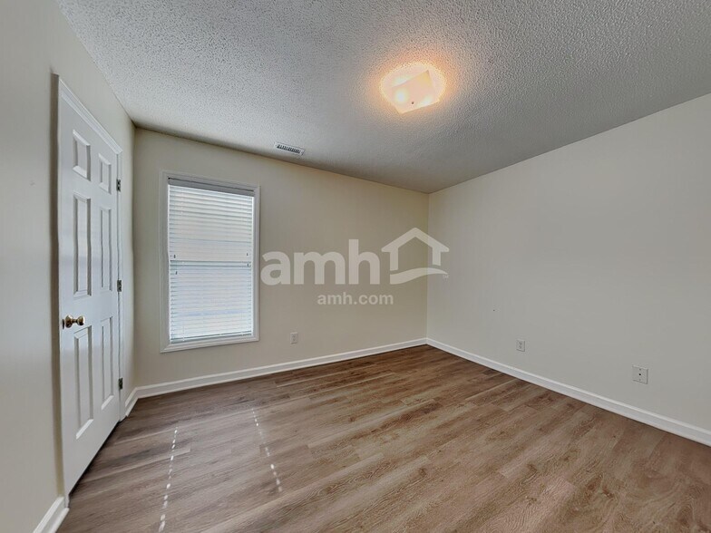 Building Photo - 1954 Waccamaw Path