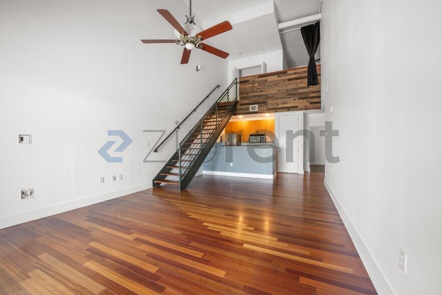 Building Photo - 1501 Doyle Carlton Dr