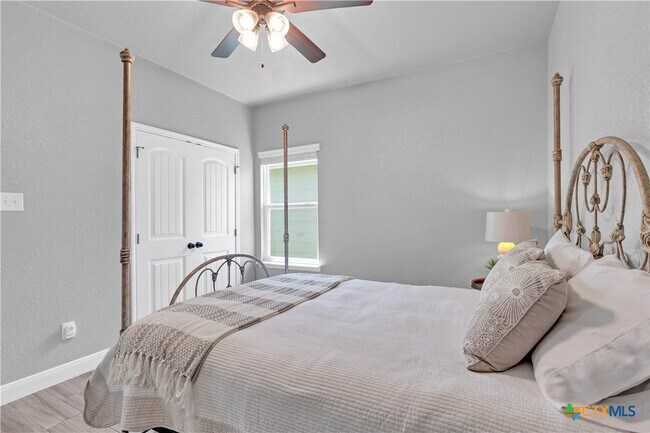 Building Photo - 8508 Glade Dr