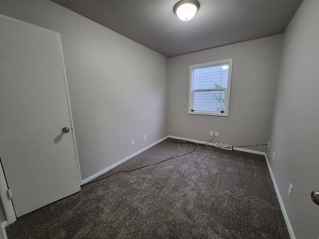 Building Photo - 3 Bedroom home with shed on corner lot ava...