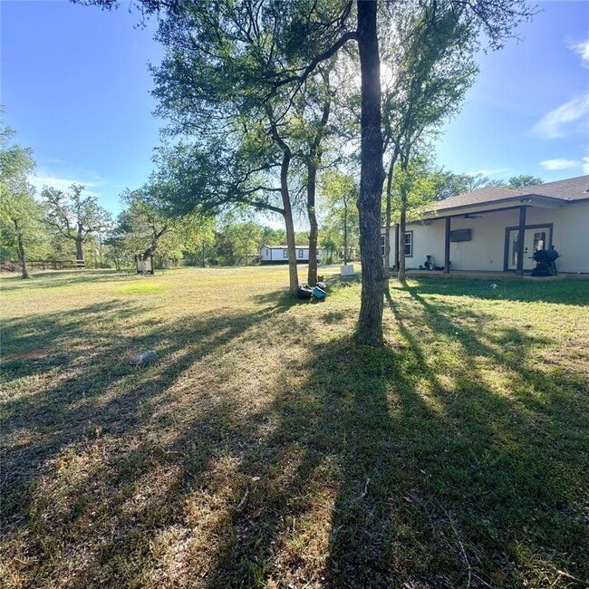 Building Photo - 127 Comanche Trail