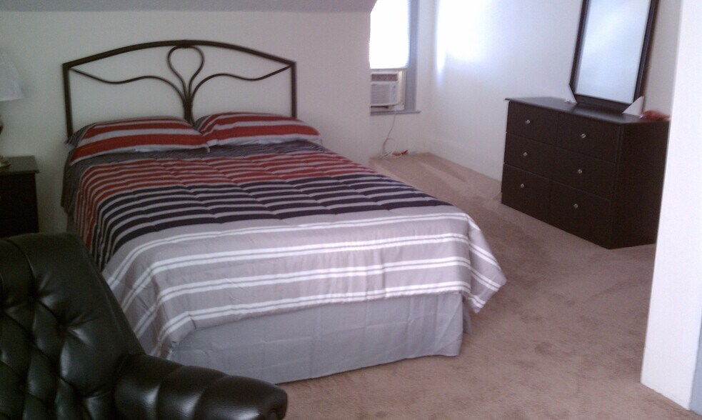 Bedroom 1 - 436 E Pittsburgh St