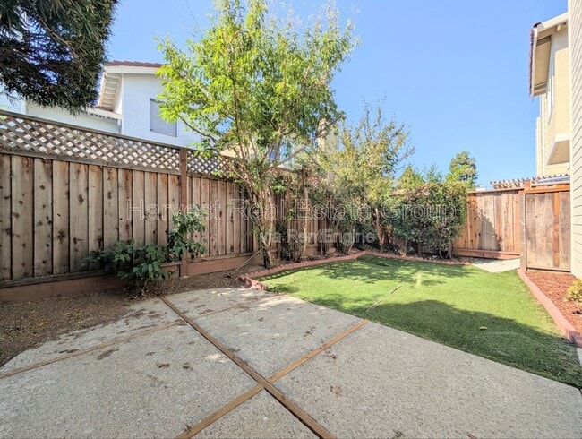 Building Photo - 5621 Civic Terrace Ave