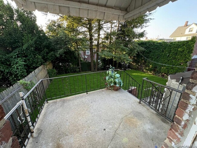 Building Photo - 4451 Matilda Ave