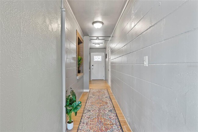Building Photo - 830 CR 457
