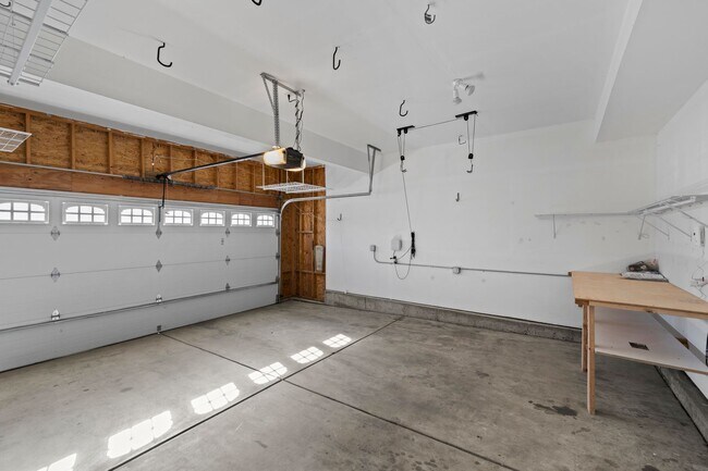 Building Photo - Move-In Ready 4 Bed, 3.5 Bath Home in Prime Loveland Location!