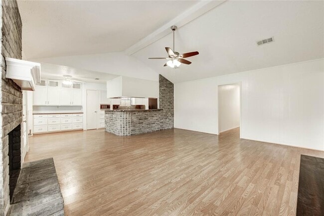 Building Photo - 12207 Meadowdale Dr
