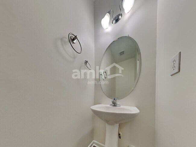 Building Photo - 5 Silverbrook Ct