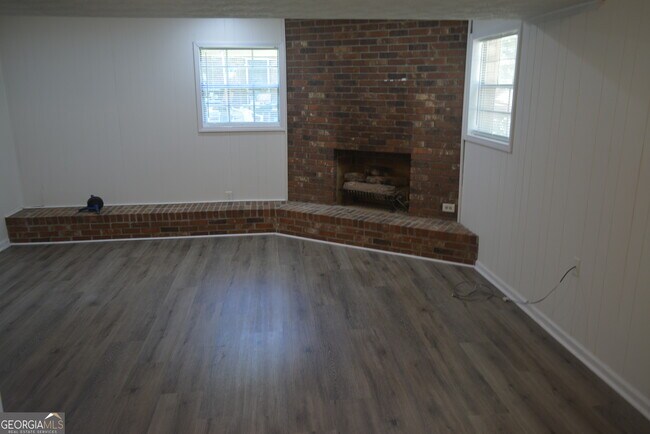 Building Photo - 354 Roy Huie Rd