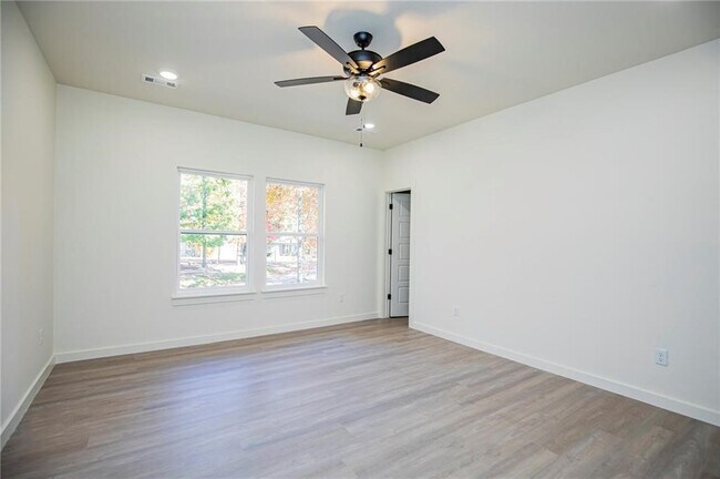 Building Photo - 3 Runnymede Cir