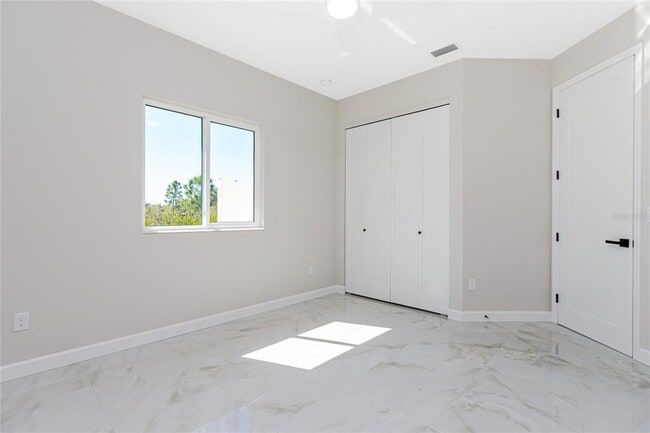 Building Photo - 242 Brig Cir W