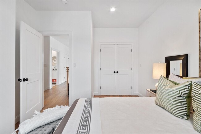 Building Photo - 16 Fosters Point