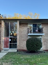 Building Photo - 1261 Island Dr