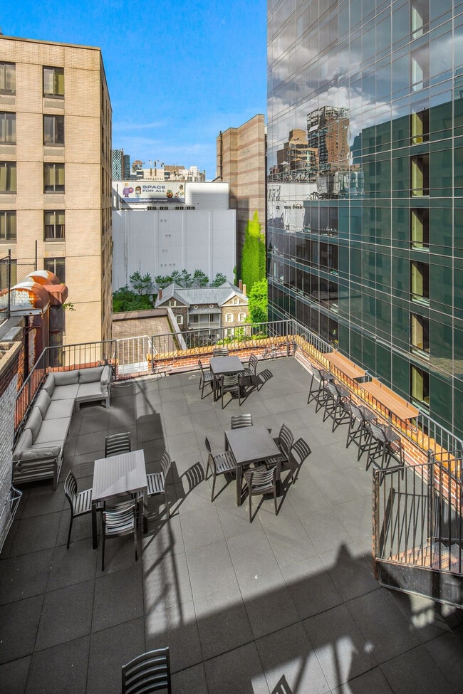 Building Photo - 420 E 59th St