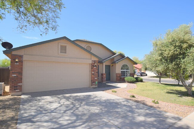 Building Photo - 4307 E Meadow W Ln