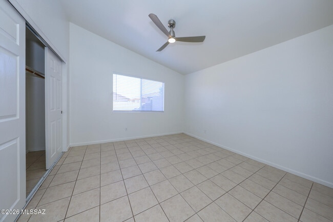 Building Photo - 8873 E Rose Tree Dr