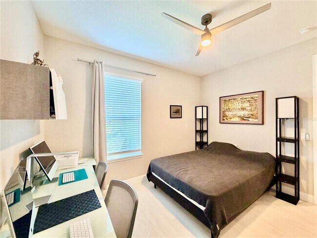 Building Photo - 6111 Mesa Gln