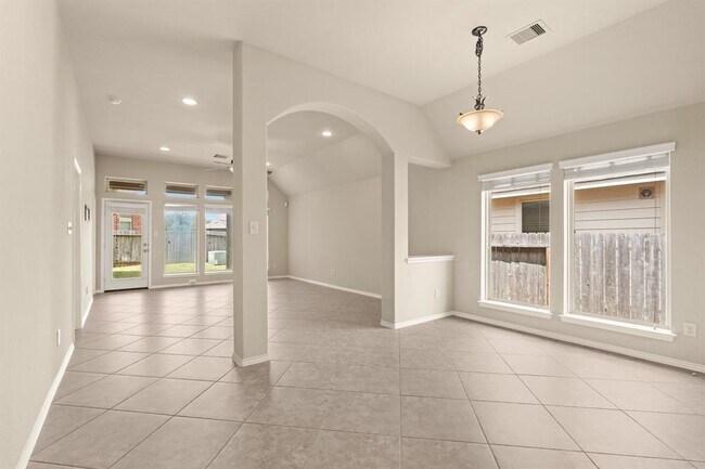 Building Photo - 4211 Ponderosa Hills Ln