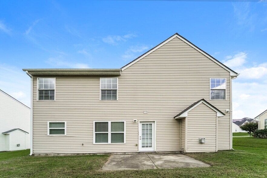 Building Photo - 911 Reigate Rd