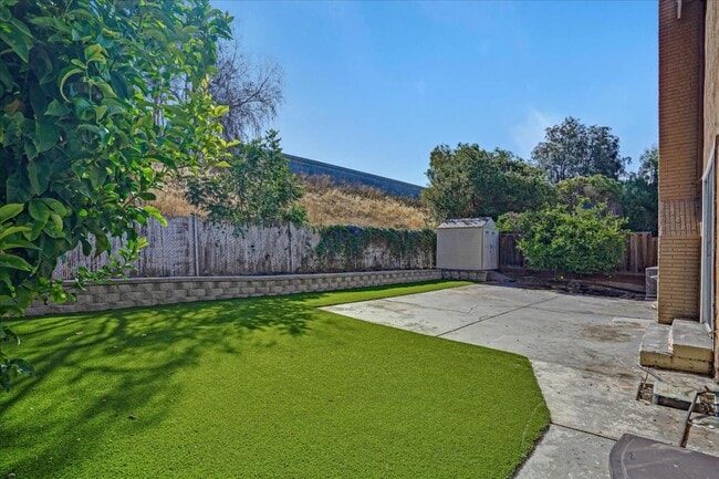 Building Photo - 47450 Cholla St