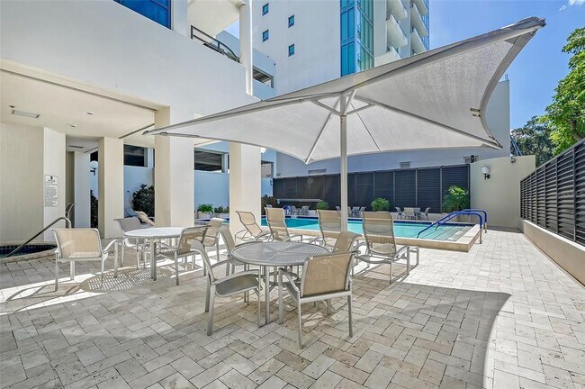 Building Photo - 1255 N Gulfstream Ave