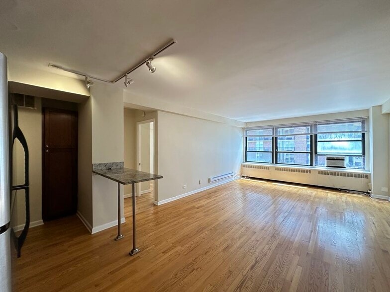 Building Photo - 4180 N Marine Dr