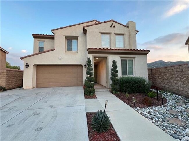 Building Photo - Beautiful Gated Canyon Hills Community Home