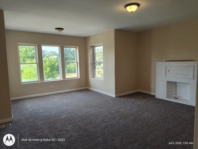 Building Photo - 16 W 113th Pl