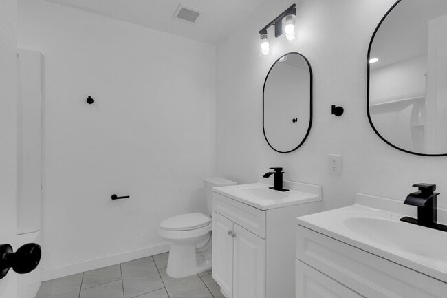 Building Photo - 6124 Sundown Dr