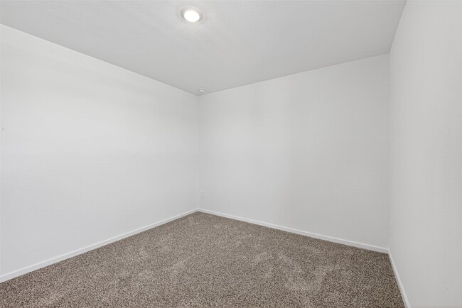 Building Photo - 407 Robin Ct