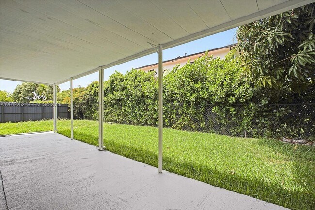 Building Photo - 532 SW 79th Ave