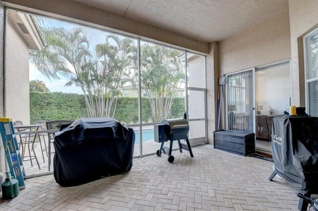 Building Photo - 18700 Ocean Mist Dr
