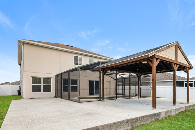 Building Photo - Modern 4-Bedroom Home with Private Pool