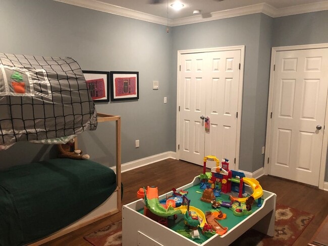 Building Photo - Modern Large and spacious house available in Locus Point